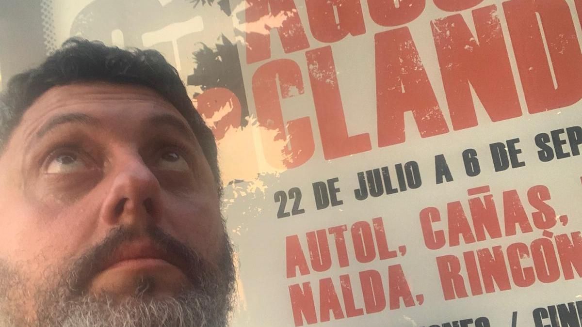 Enrique Cabezón, escritor y editor: “La poesía es disturbio”