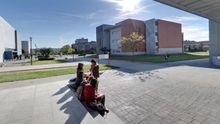 Un grupo de alumnas en el campus de la URJC en Alcorcón.