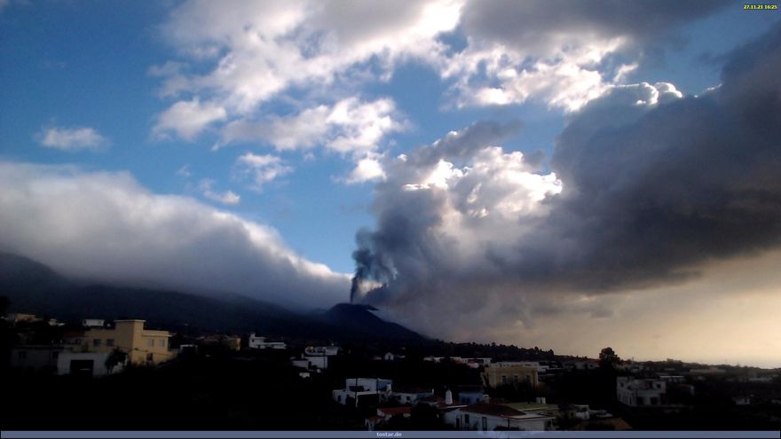 La nube de cenizas del volcán se dispersará este domingo hacia el suroeste de La Palma