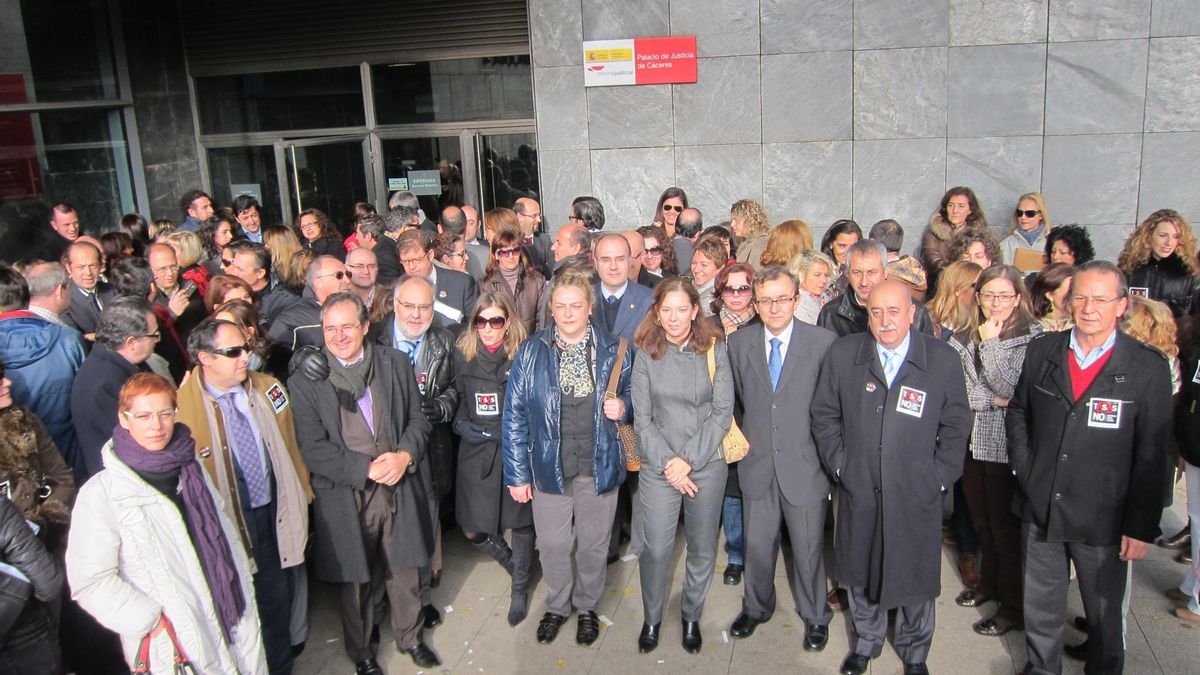 El juez decano de Cáceres cree que Gallardón se está convirtiendo en el "enemigo número uno" de la Justicia