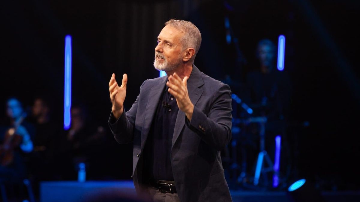 Murtra advierte a los directivos de Telefónica de la necesidad de simplificar la organización del grupo