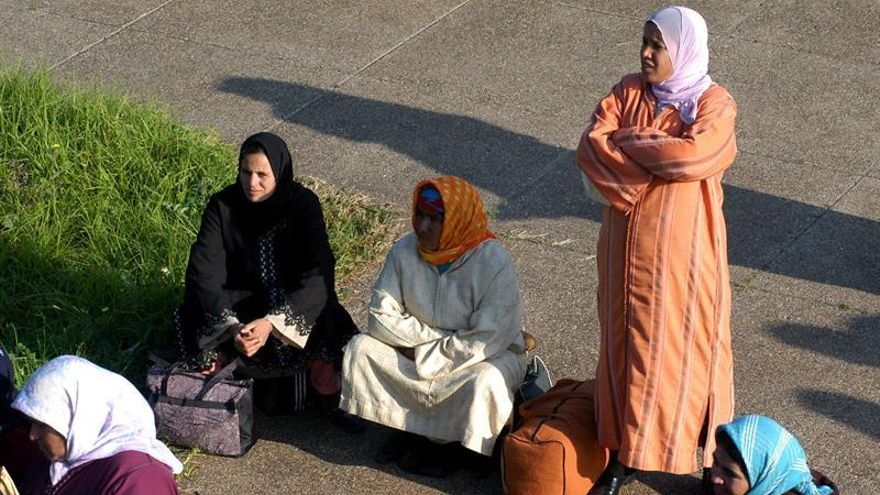 Más de 18.000 temporeras marroquíes viajan este año a España a recoger fresa