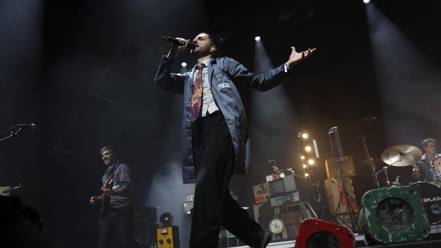 El grupo Arde Bogotá durante su actuación este miércoles en el festival Mad Cool de Madrid. EFE/ Kiko Huesca