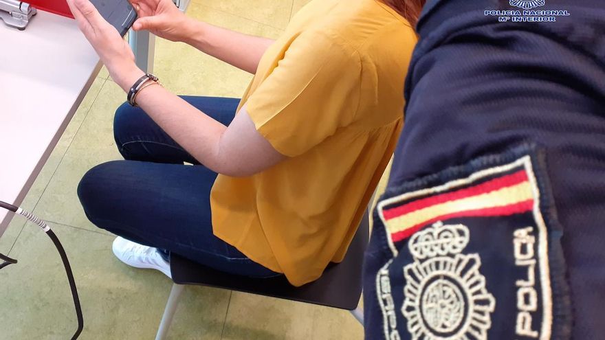 Extorsión a dos menores amenazando con publicar imágenes íntimas