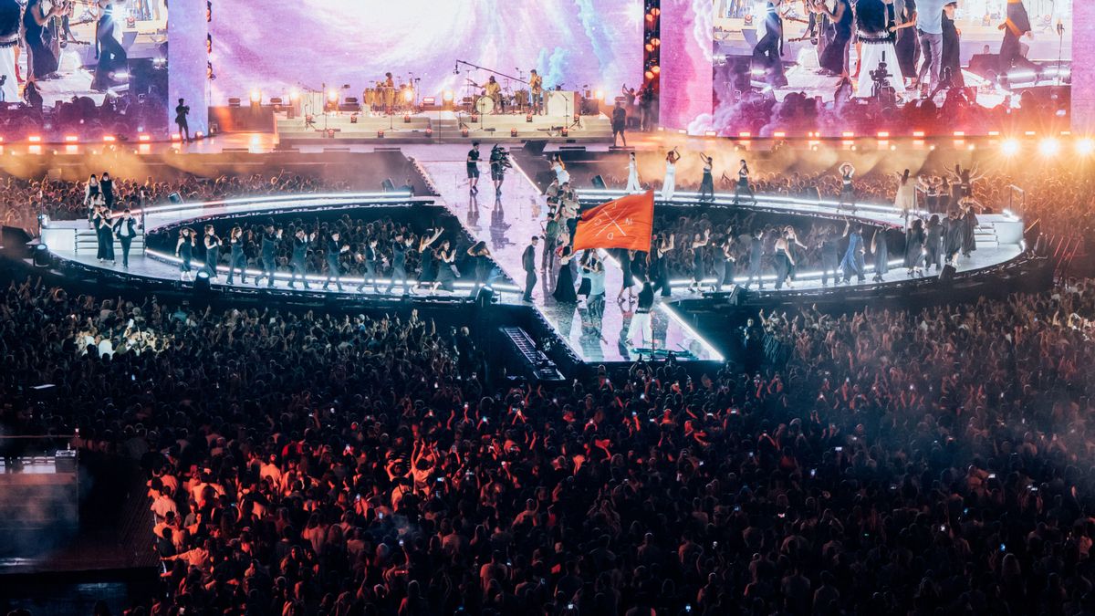 Un espectacular escenario circular ha permitido al artista estar más cerca de su público.