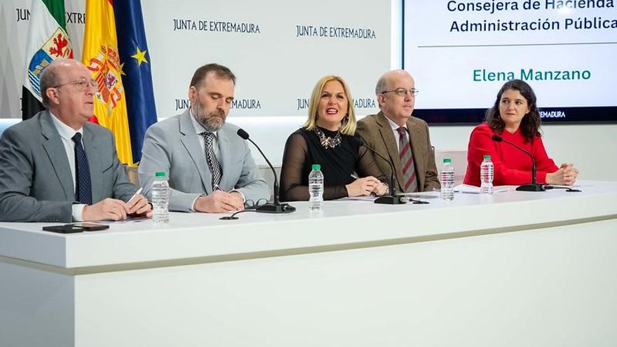 Reducir las oposiciones masivas, entre las propuestas de tres juristas para reformar la función pública