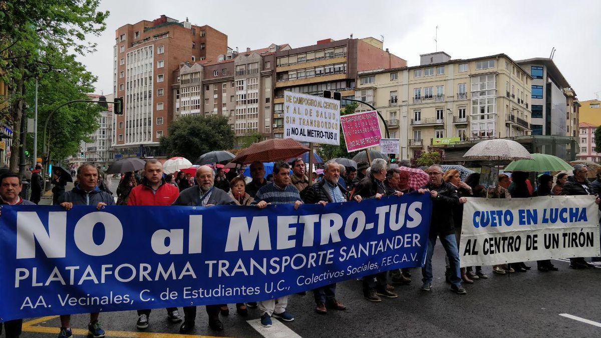 Manifestación en Santander contra el Metro-TUS | ANDRÉS HERMOSA