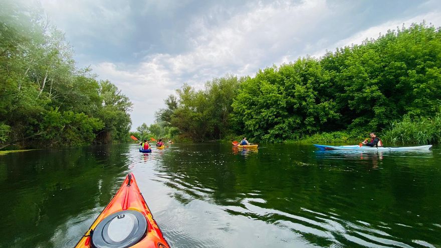 Ríos, embalses o incluso mares: algunas de las mejores rutas para hacer en kayak este verano
