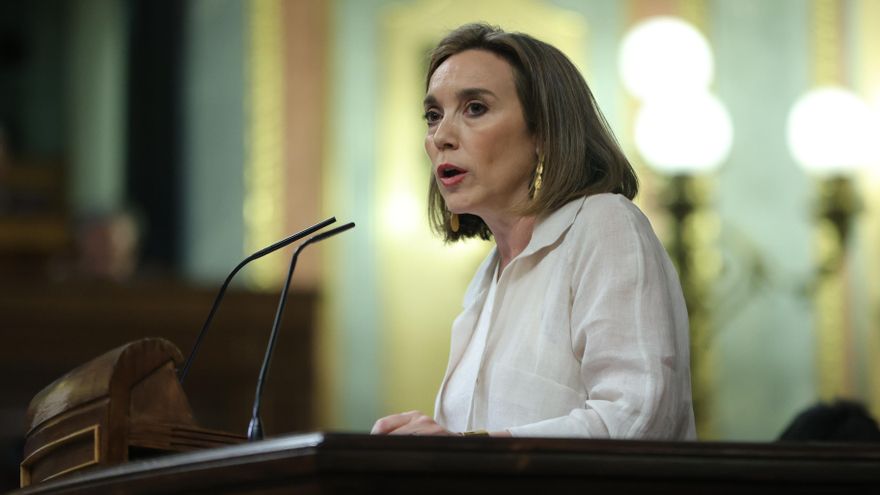 La portavoz del PP en el Congreso, Cuca Gamarra, interviene durante una sesión plenaria en el Congreso de los Diputados, a 20 de abril de 2023, en Madrid (España).