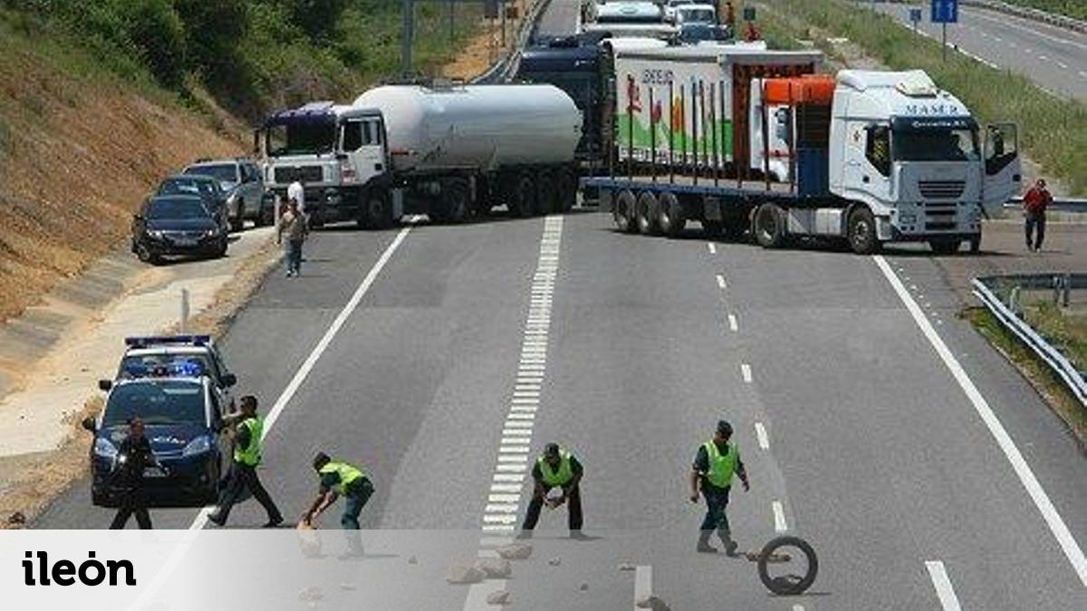 Los mineros cortan la N-630 en Ciñera, de nuevo en lucha por sus ...