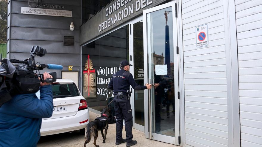 Operación policial en la Consejería de Obras Públicas de Cantabria: ocho detenidos, registros en empresas y domicilios y un funcionario en el foco