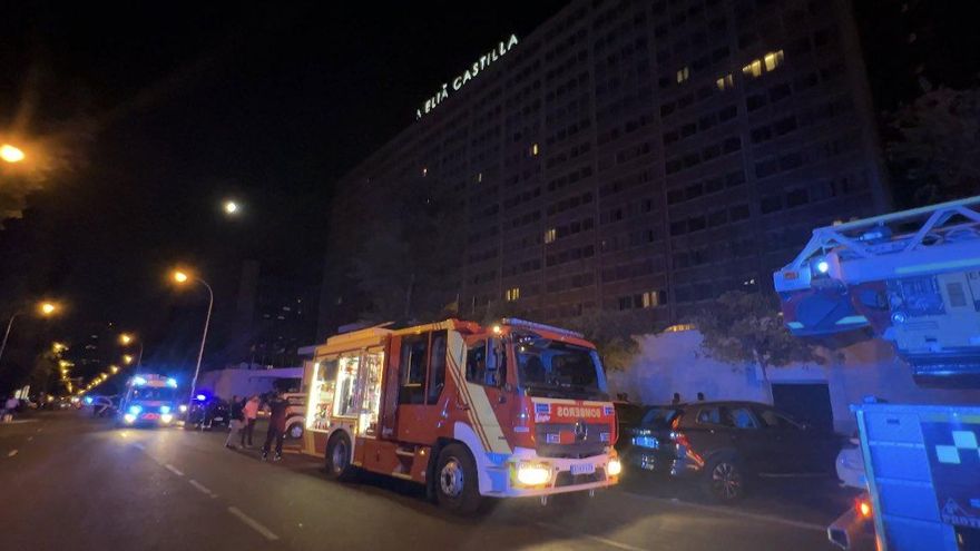 Tres trabajadores intoxicados por inhalación de humo a causa del incendio en un hotel de Tetuán