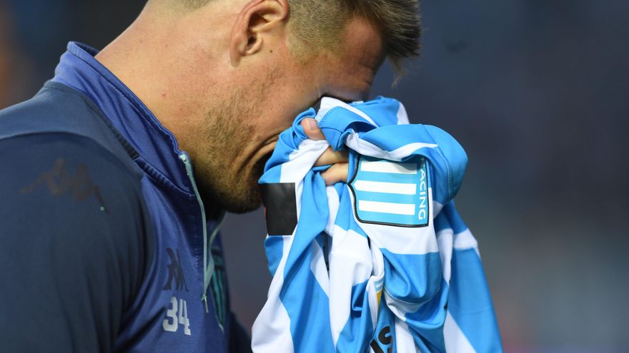 Racing dejó escapar su posibilidad de ser campeón al perder con River