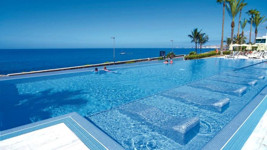 Riu reabre en diciembre otros cuatro hoteles en Canarias
