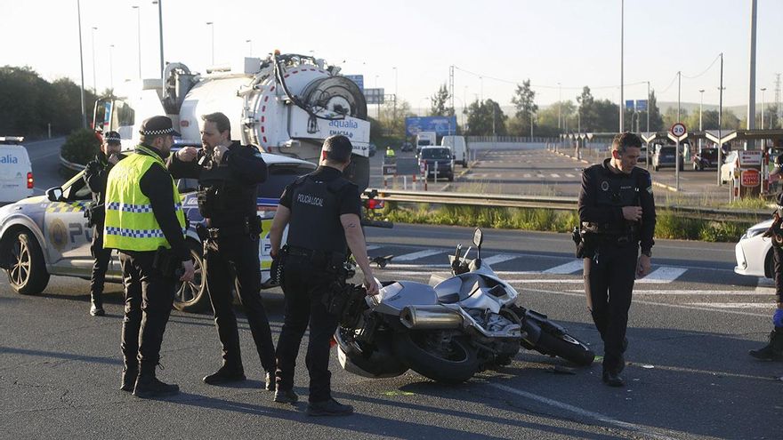 Muere un motorista en Córdoba en un accidente con un camión