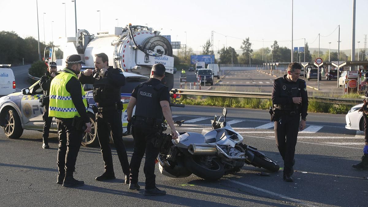 Muere un motorista en Córdoba en un accidente con un camión
