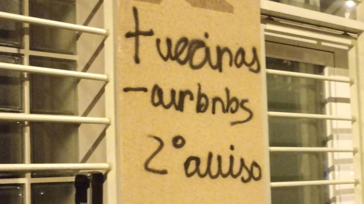 "Más vecinas, menos Airbnb. Segundo aviso"