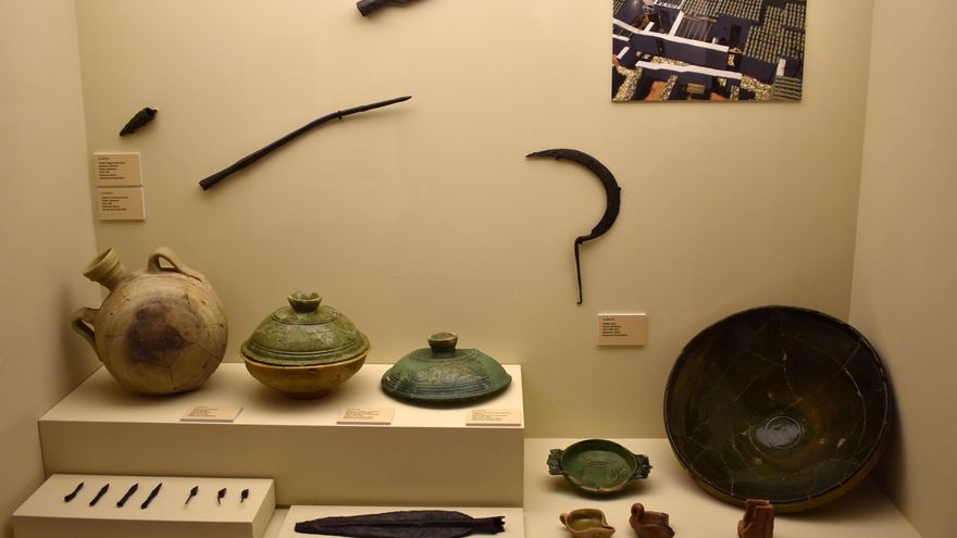 Vitrina islámica en la exposición 'Ciudad Real VI Centenario. Una ciudad en la Historia'