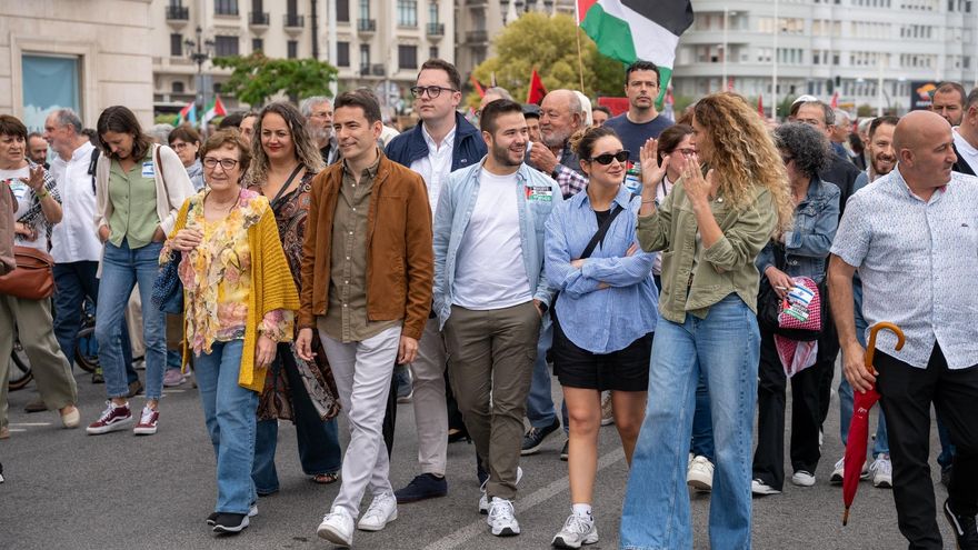 Miembros del PSOE participan en la manifestación para pedir el fin del genocidio en Gaza