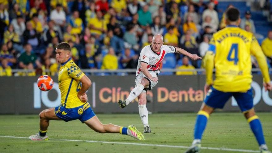 El Rayo fulmina a Las Palmas