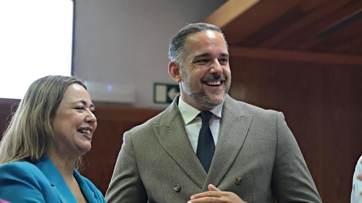 El PSOE denuncia en las Cortes que “el colapso sanitario en Canarias está llevando al límite” a los profesionales de las ambulancias