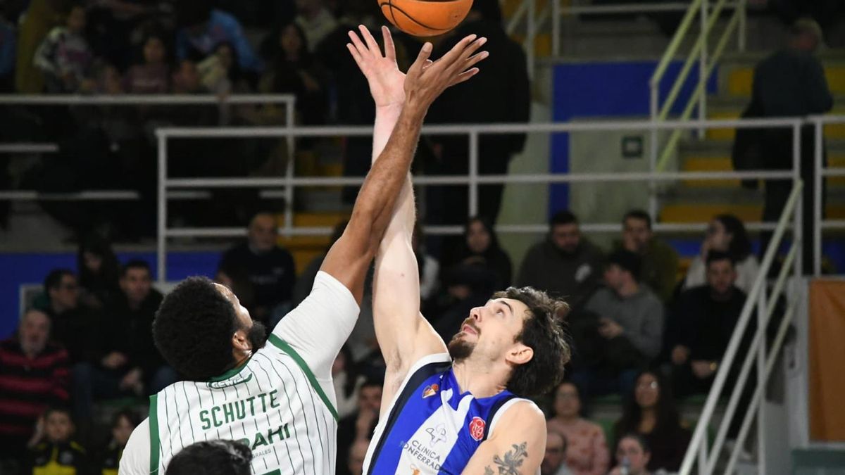 Lance del duelo de ida Coto Córdoba CB - Clínica Ponferrada SDP