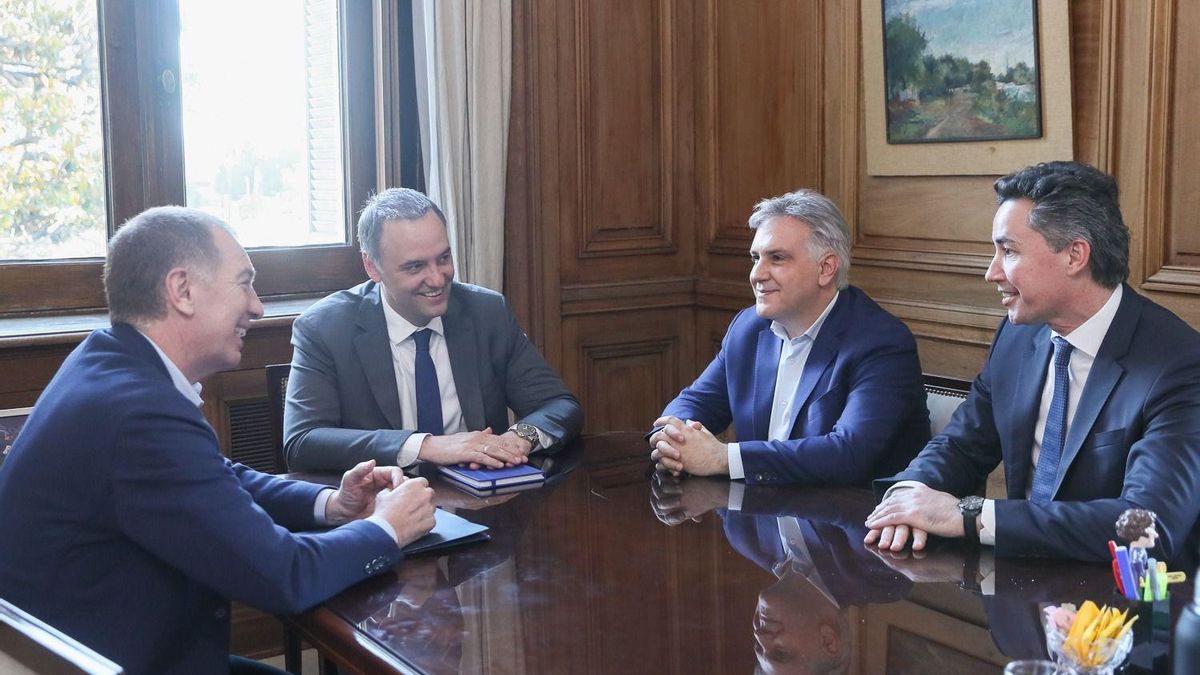 El gobernador de Córdoba, Martín Llaryora, durante su visita a la Casa Rosada.