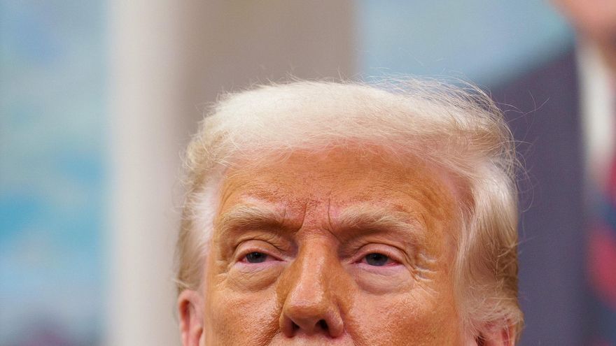 Trump pide al Supremo que levante la pausa a las expulsiones de migrantes a El Salvador