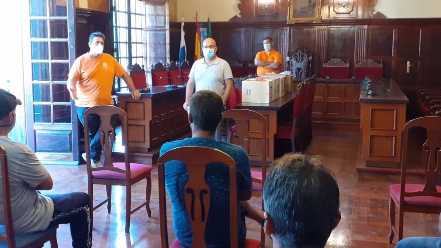 Los Llanos contrata a 13 desempleados para el mantenimiento de las zonas rurales