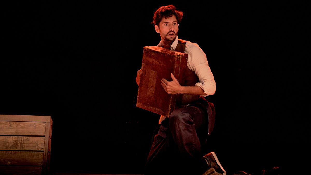 Juan Diego Botto en 'Una noche sin luna', una obra que ha escrito y que protagoniza