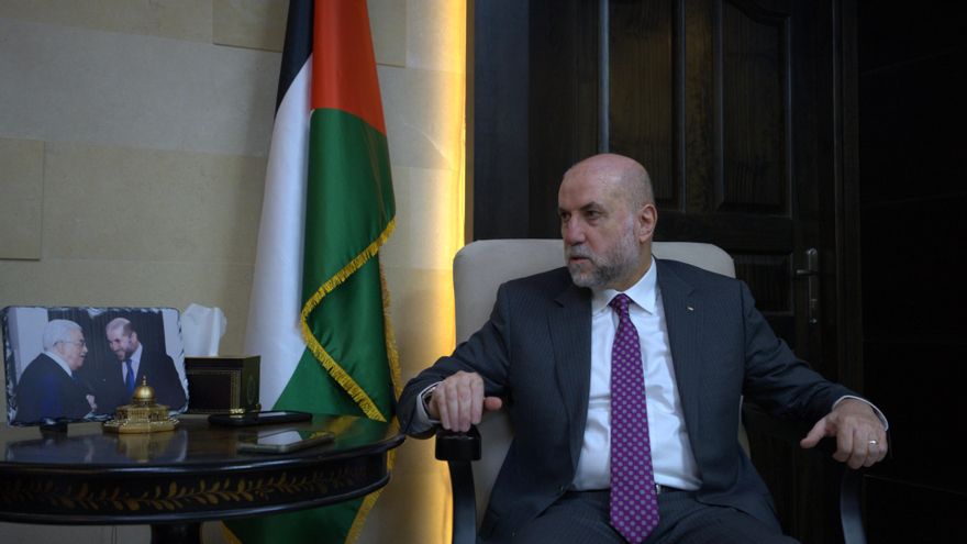 Mahmud Al Habbash during the interview with Eldiario.es in his Ramalá office (Bank).