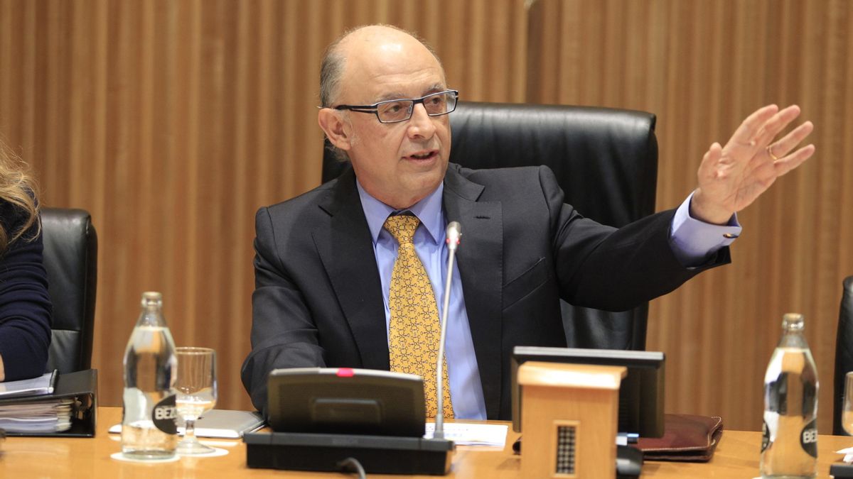 Montoro asume que, "una vez más", no cumplen el Estatuto de Autonomía "porque no hay dinero"