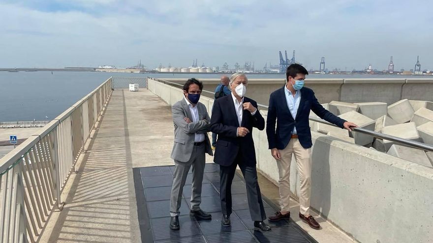 Acto de presentación de las placas solares pisables.