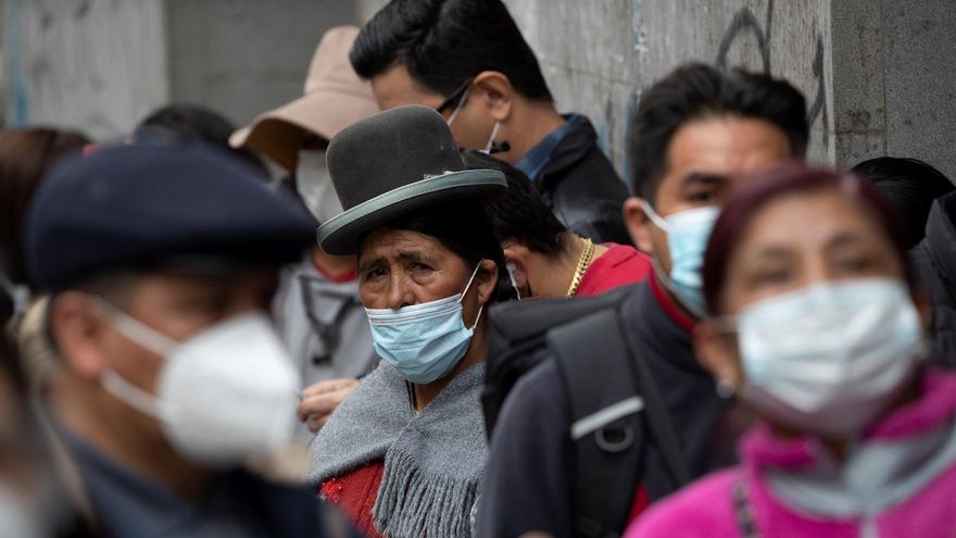 Filas en bancos y Migración por temor a un conflicto postelectoral en Bolivia