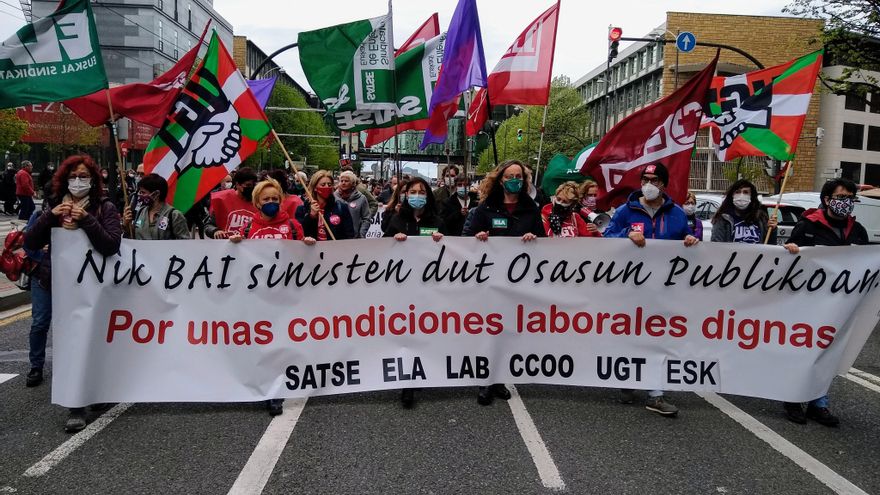 Los seis principales sindicatos de Osakidetza mantienen las espadas en alto contra la consejera Sagardui