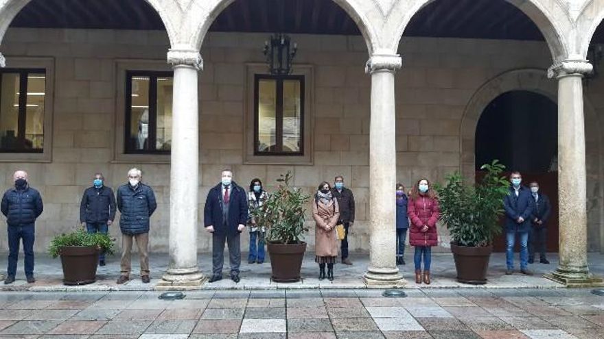 Concentración por el 25 de noviembre en la Diputación de León.