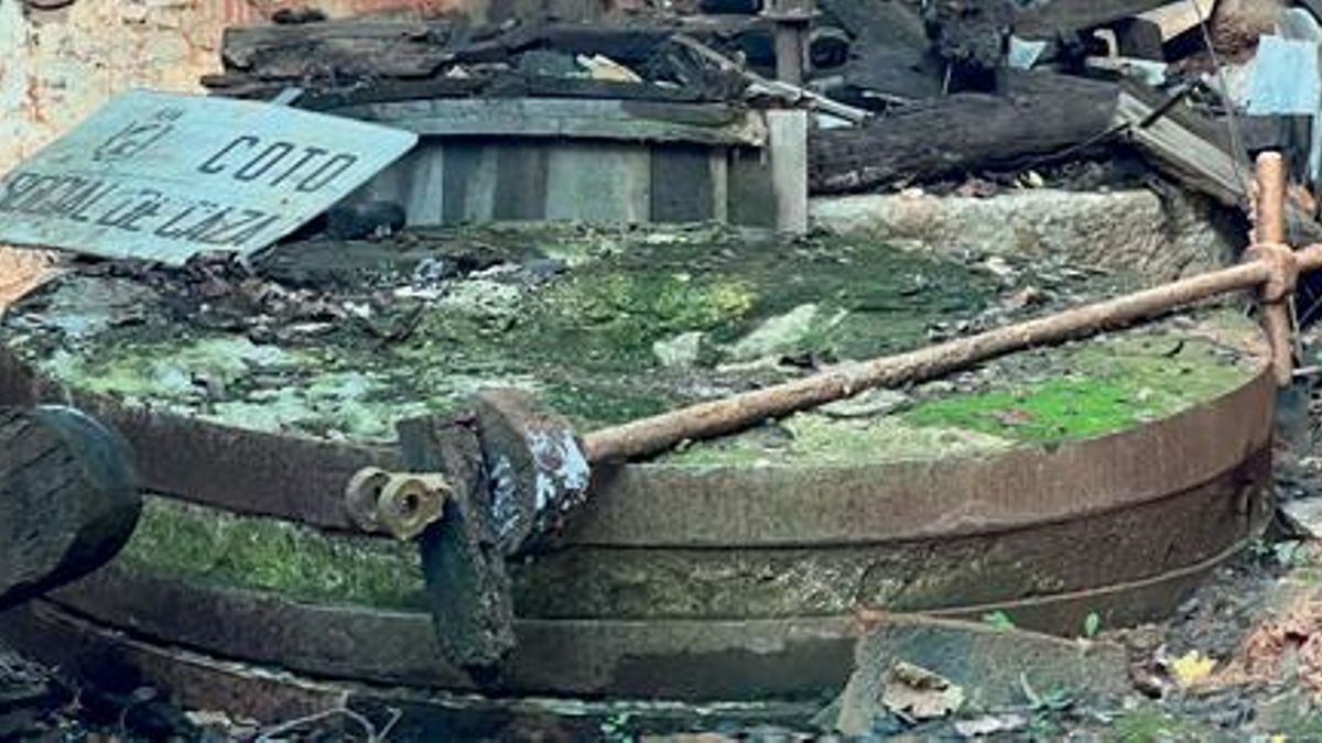 Restos de piedra de molienda en el Molino de Umbralejos
