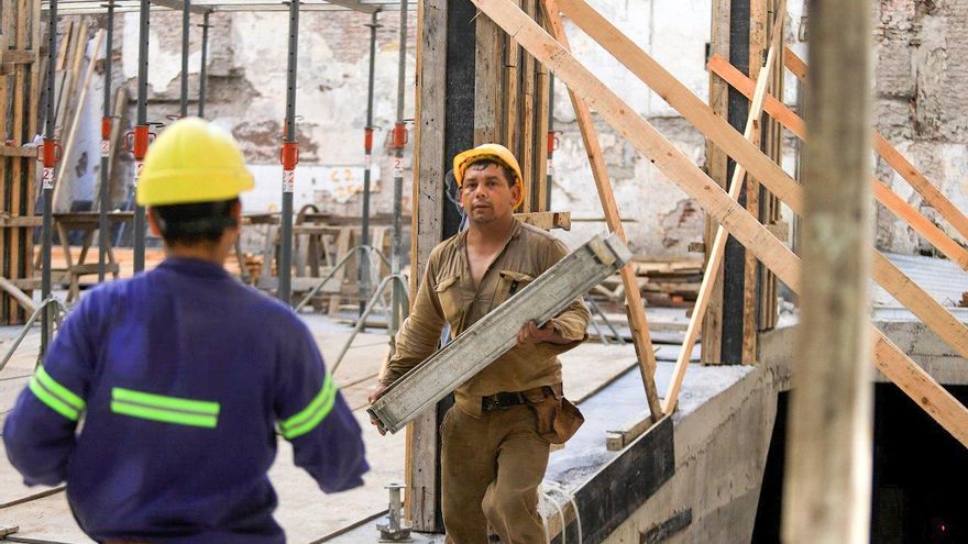 La reforma laboral del Gobierno no combate la informalidad, la legaliza