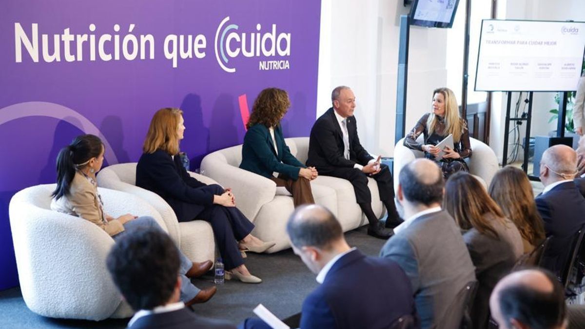 Martiza Brizuela, directora de Fundación Pilares; Rocío Alonso, directora de Humanización de DomusVi; Guadalupe Fontán, coordinadora del Instituto de Investigación del Consejo General de Enfermería de España; Alberto Echevarría, Secretaría General de la Federación Empresarial de la Dependencia.