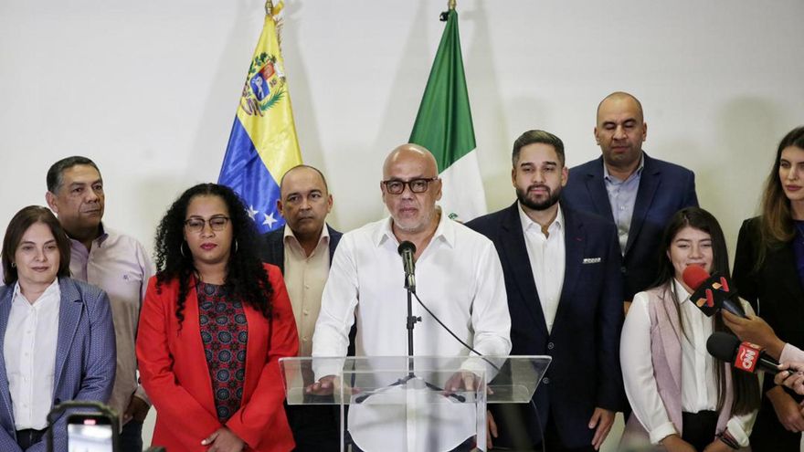 El Gobierno y la oposición de Venezuela retomaron el diálogo con la firma de un acuerdo social