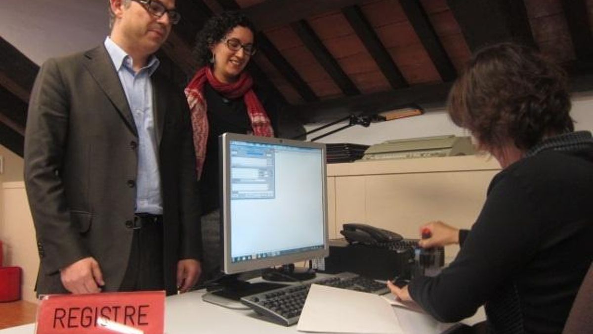 CiU, ERC e ICV-EUiA registran la declaración de soberanía y el PSC pide una prórroga