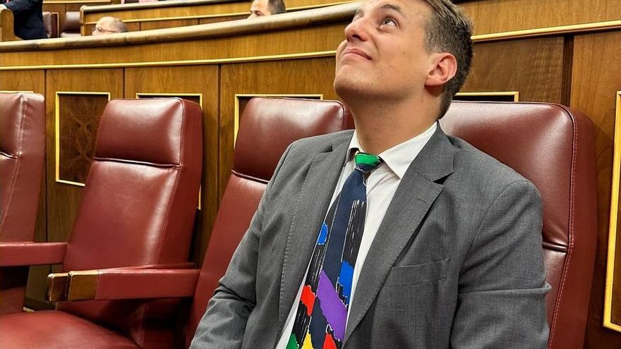 La historia tras la corbata de Labordeta que ha llevado el diputado aragonesista Jorge Pueyo