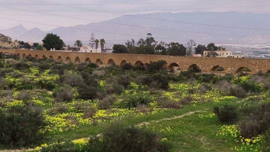 Una constructora destruye un acueducto de Almería del siglo XIX para levantar un complejo residencial