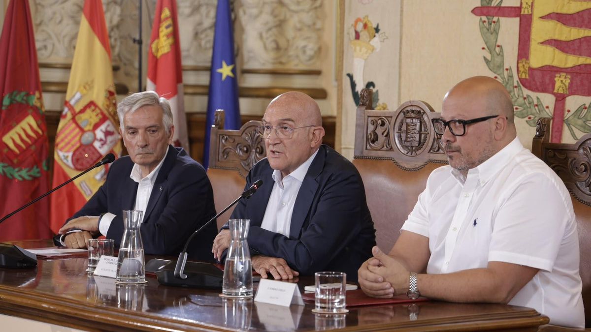 Artemio Domínguez, Jesús Julio Carnero y Gonzalo Coello, este miércoles.