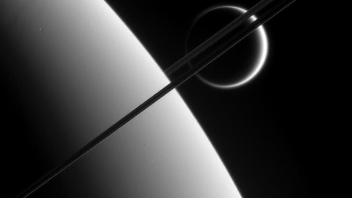 Los científicos descubren que la luna más grande de Saturno nació tras una colisión, que también influyó en la formación de sus anillos