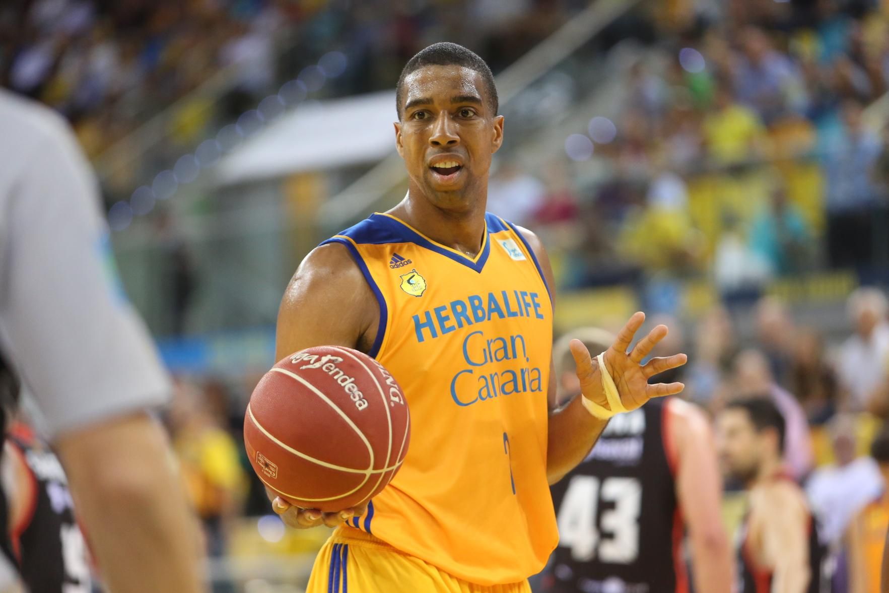 Imagen del encuentro entre el Herbalife Gran Canaria y el Valencia Basket.