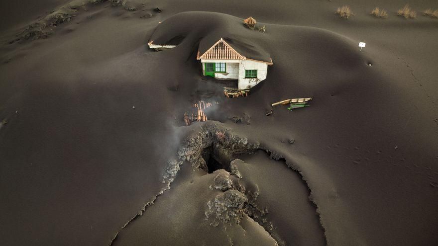 Boca del volcán justo debajo de la casa de Amanda