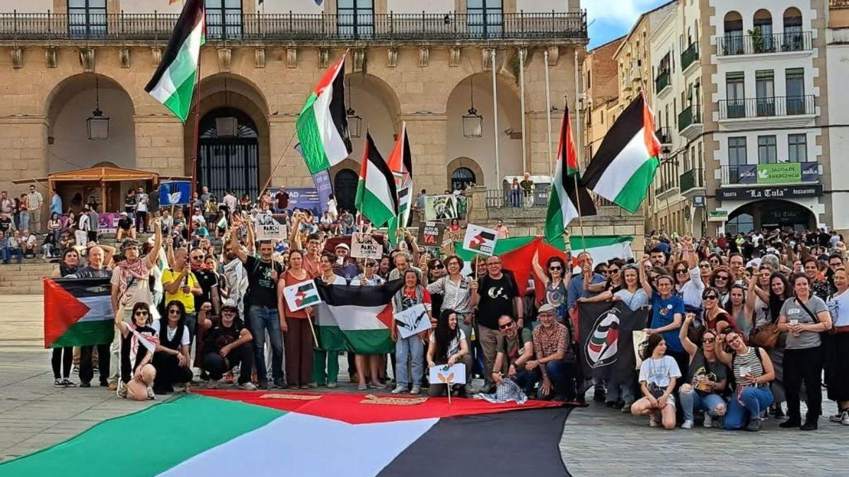 Imagen de la última manifestación en la Plaza Mayor cacereña