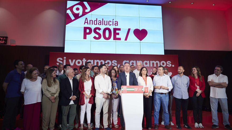 Juan Espadas reconoce la derrota acompañado por toda su Ejecutiva.