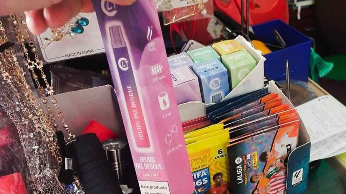 Un cigarrillo electrónico en un bazar